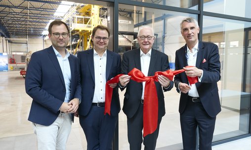 Van links naar rechts: Stephan Laarmann (directeur-eigenaar Althoff Industrie- und Verwaltungsbau GmbH), Jan Lödige (vennoot Lödige Industries), Dr. Rudolf Lödige (voorzitter raad van advies Lödige Industries), Philippe De Backer (CEO Lödige Industries)